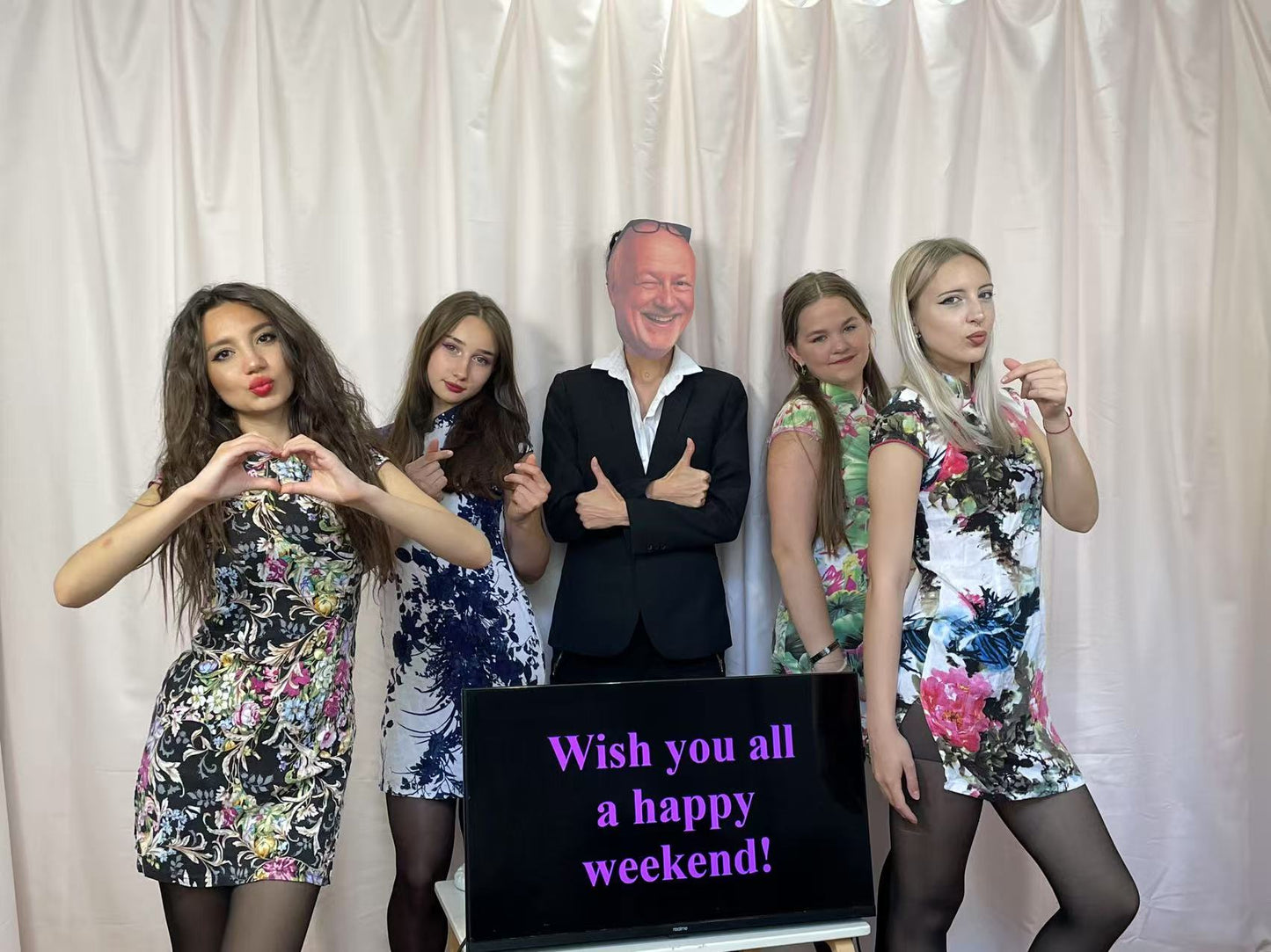 Greetings from European Girls
